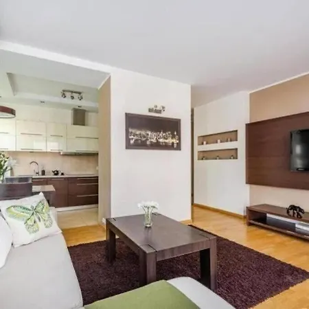 Urban Nest & Szafarnia 7 I 8 *