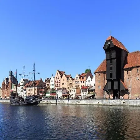 Urban Nest & Szafarnia 7 I 8 *
